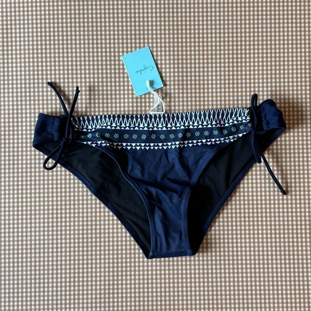 Cupshe swim bottom. Size large.‎ NWT